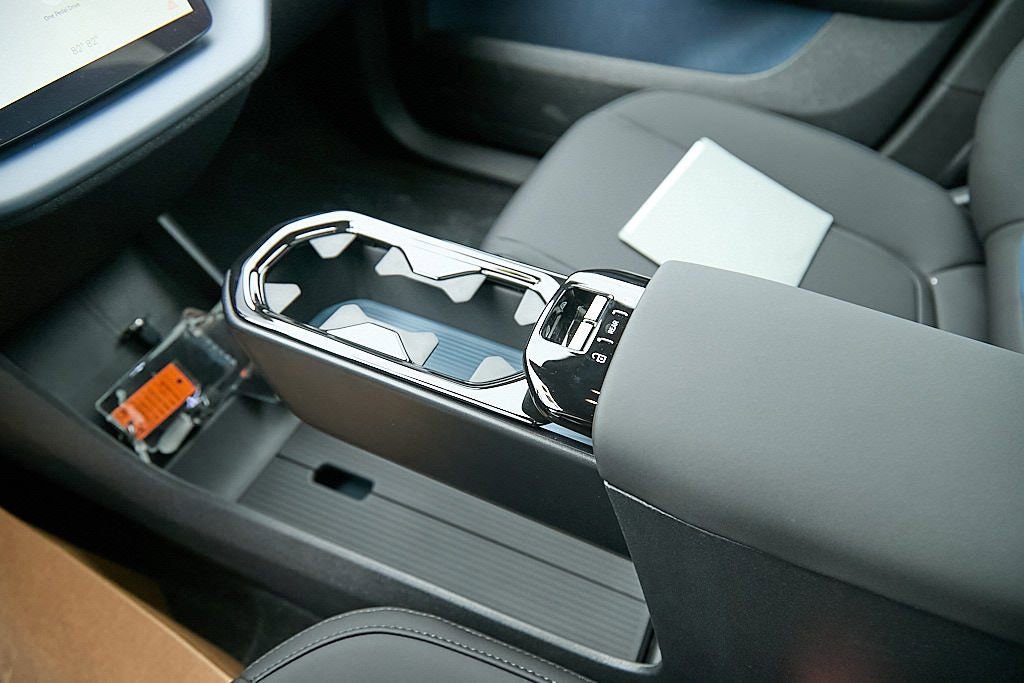 New 2026 Volvo EX30 Plus w/ Protection Package image 13