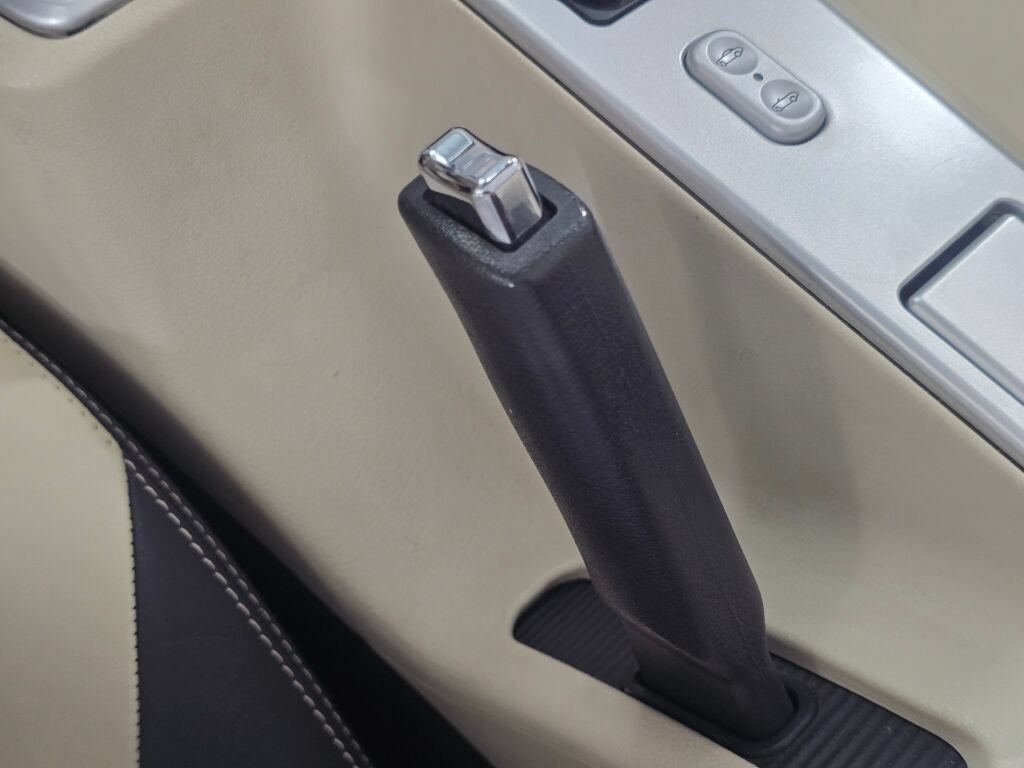 Used 2005 Chrysler Crossfire Limited RWD image 88