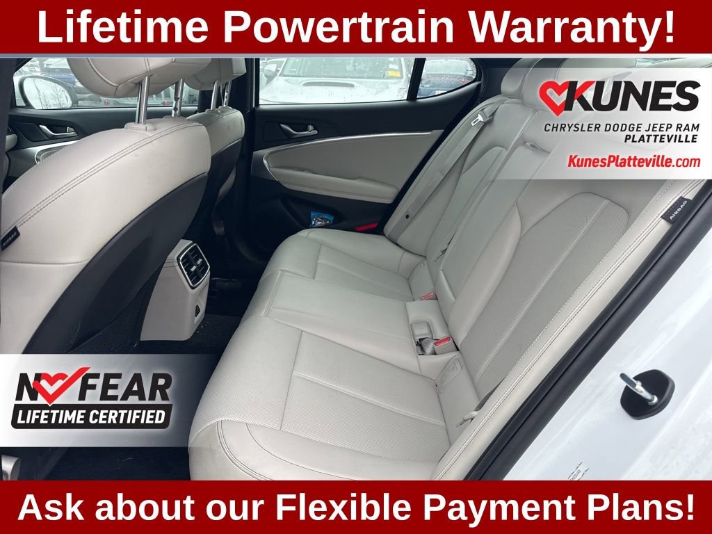 Used 2025 Genesis G70 2.5T image 23