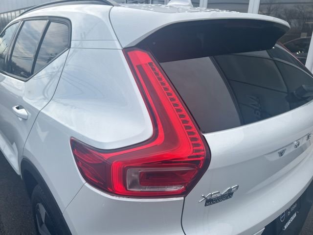 Certified 2025 Volvo XC40 B5 Plus image 10