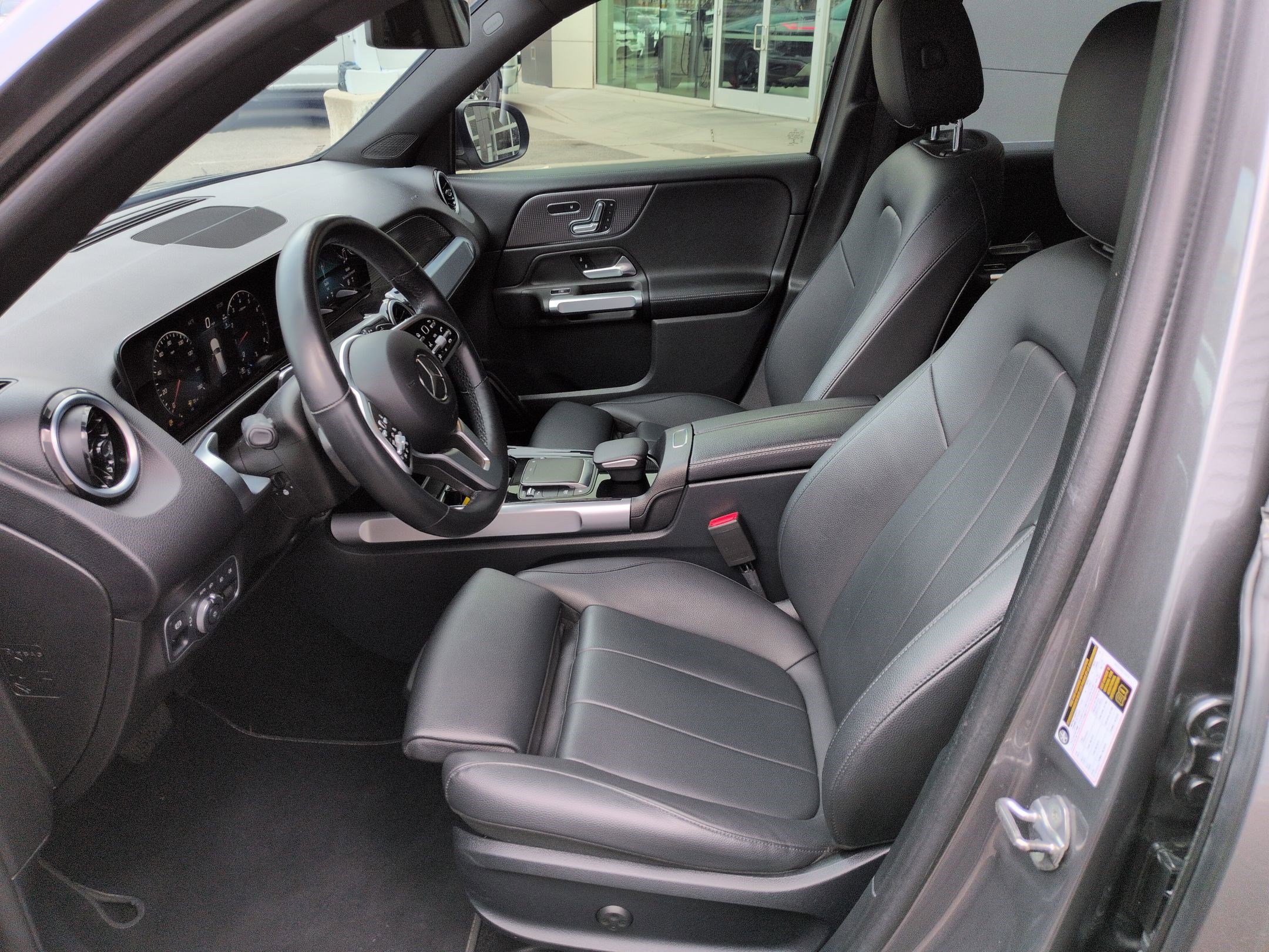 Certified 2023 Mercedes-Benz GLB 250 4MATIC w/ Premium Package image 26