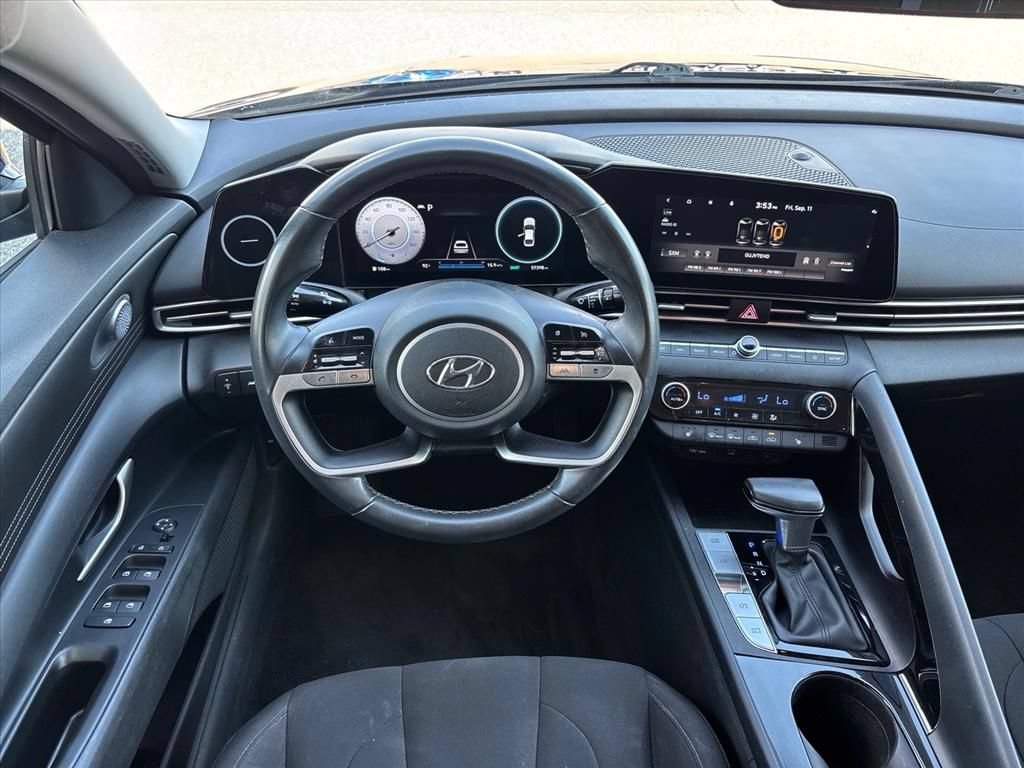 Used 2023 Hyundai Elantra SEL w/ Convenience Package FWD image 13