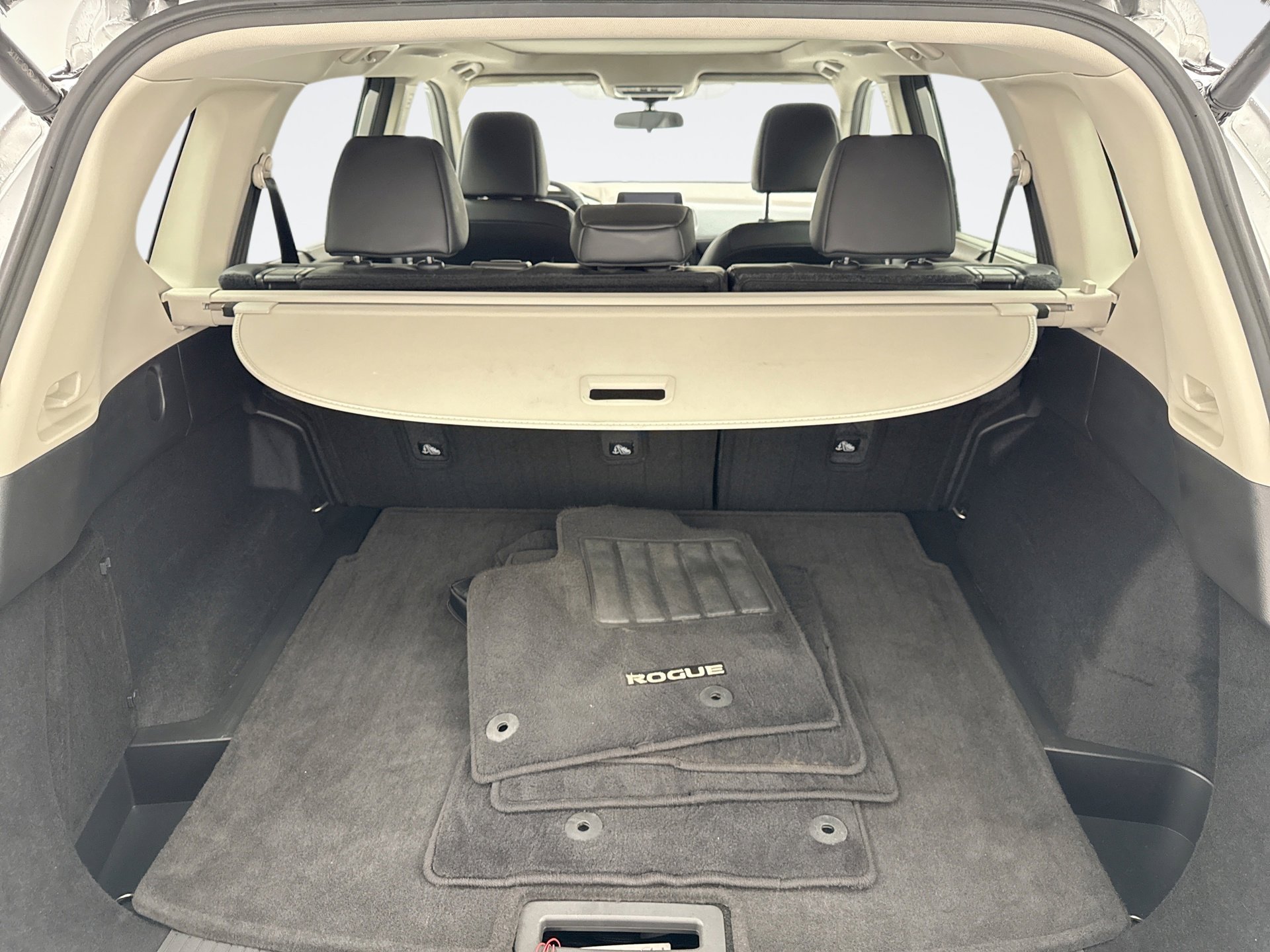 Used 2023 Nissan Rogue SV w/ SV Premium Package image 19