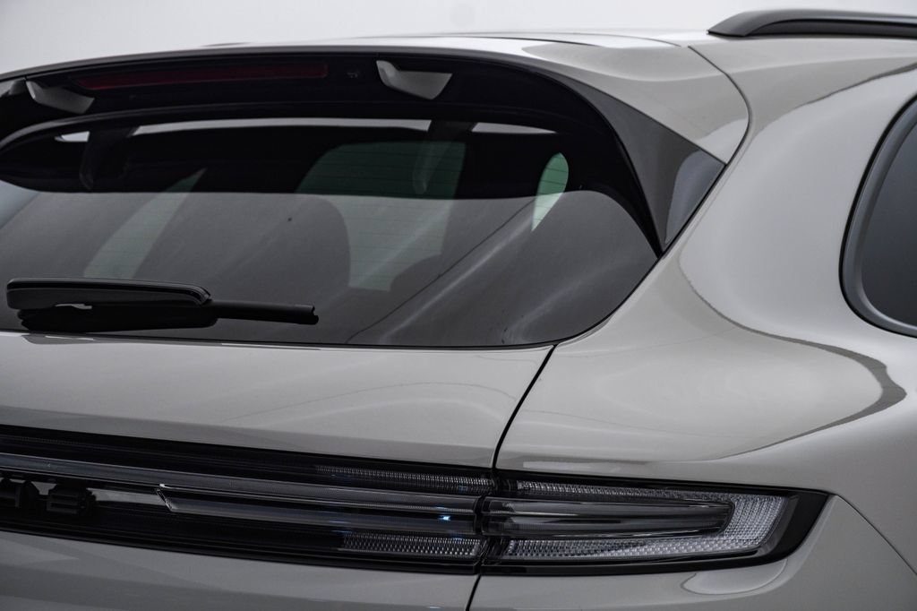 New 2026 Porsche Cayenne GTS AWD/4WD image 12