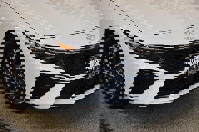 Used 2025 Hyundai Elantra SEL image 15