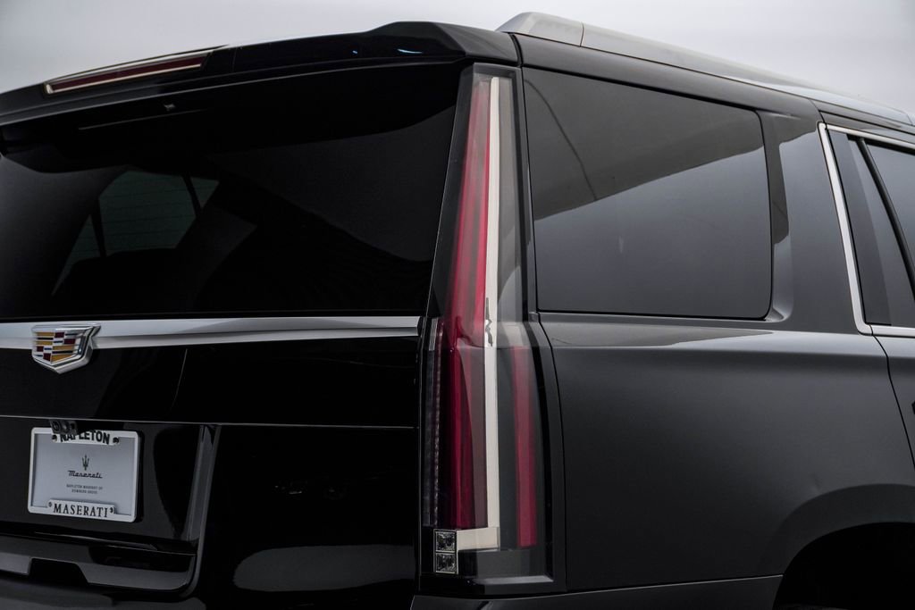 Used 2019 Cadillac Escalade Luxury AWD/4WD image 12