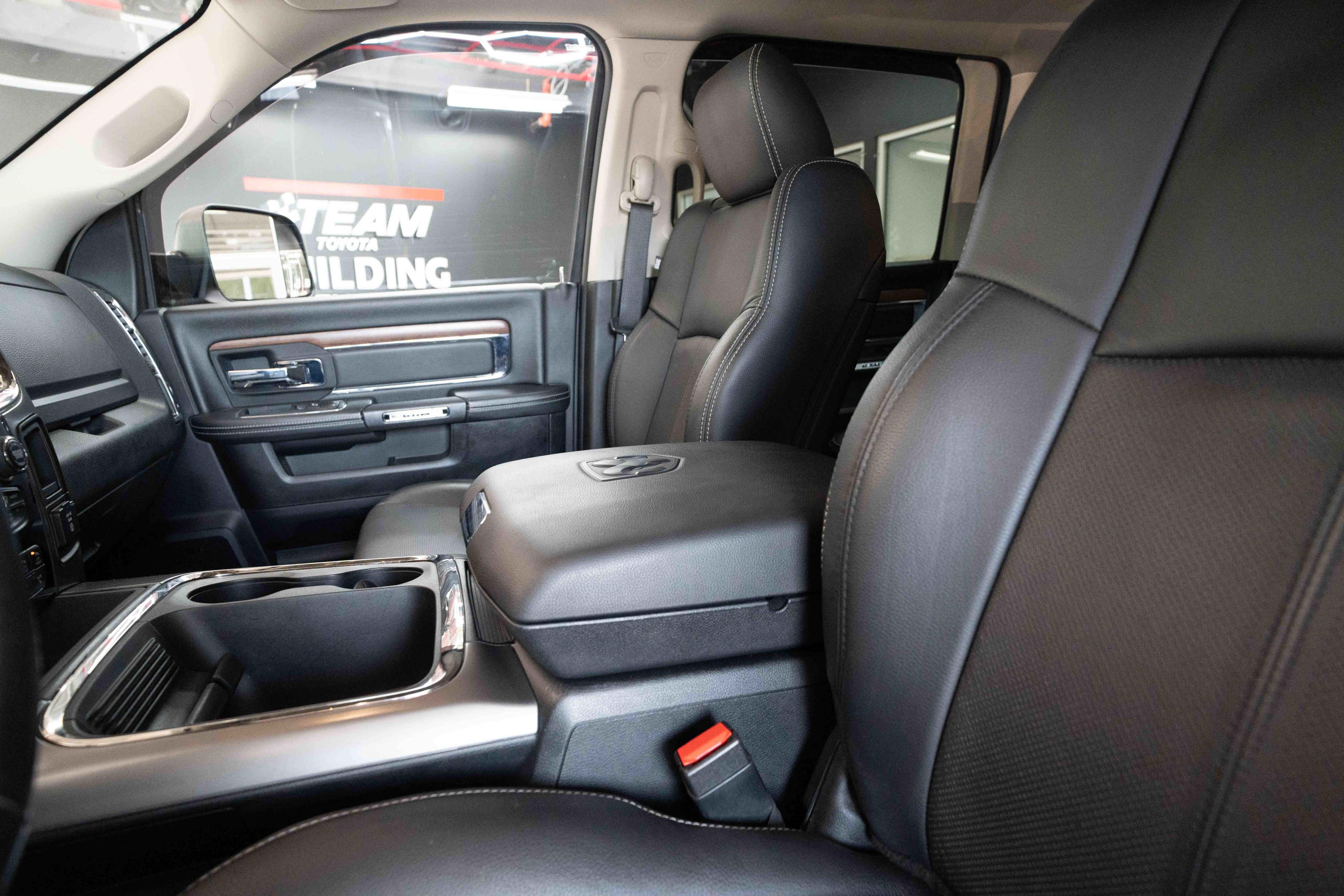 Used 2018 RAM 2500 Laramie w/ Sport Appearance Group AWD/4WD image 10