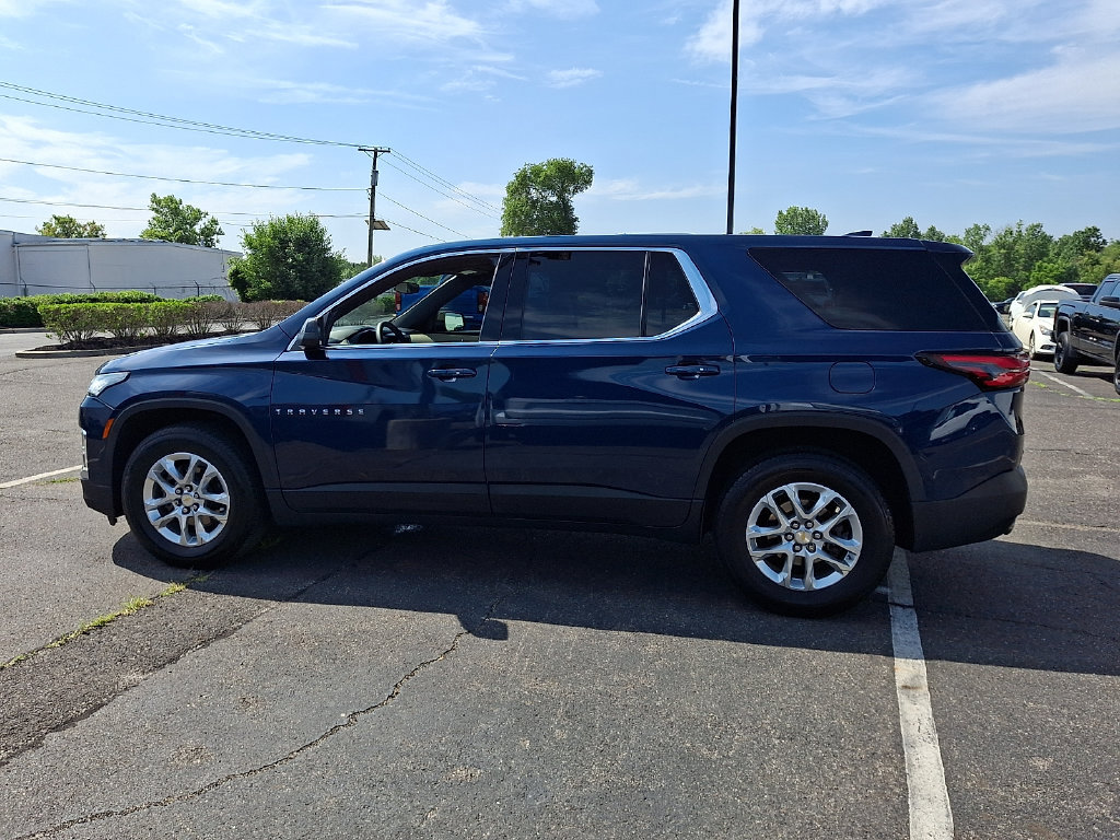 Used 2022 Chevrolet Traverse LS FWD image 7