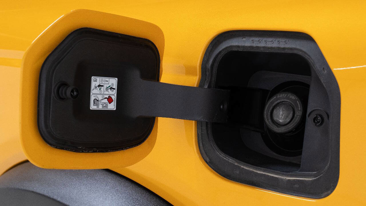 Used 2021 Ford Bronco Badlands image 36