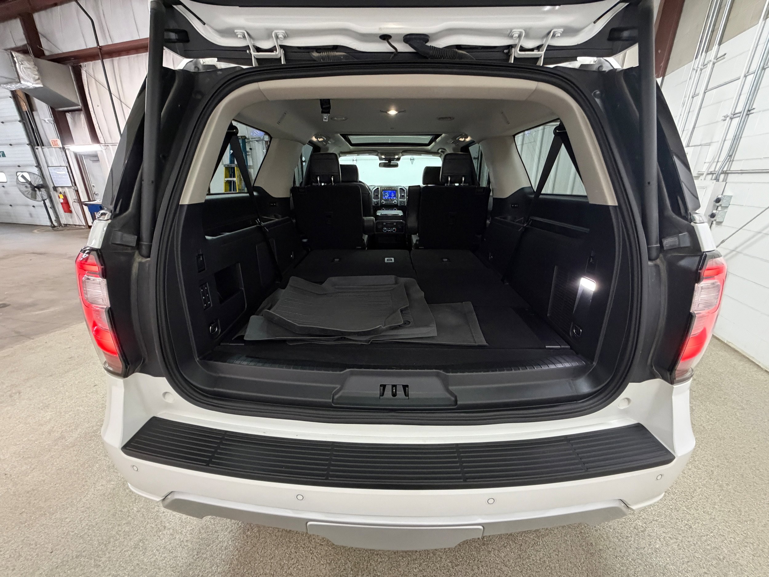 Used 2021 Ford Expedition Max Platinum AWD/4WD image 34