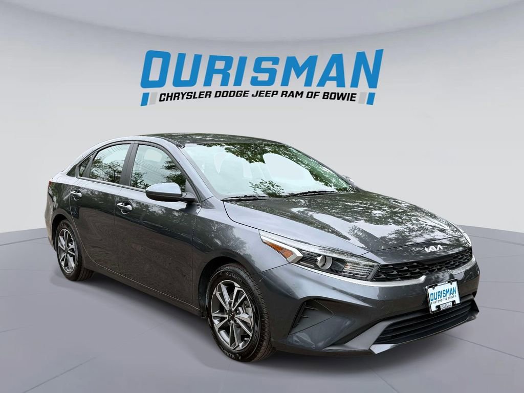 Used 2022 Kia Forte LXS FWD image 1