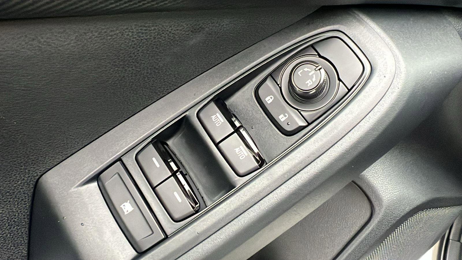 Certified 2025 Subaru Crosstrek 2.0i Premium AWD/4WD image 10