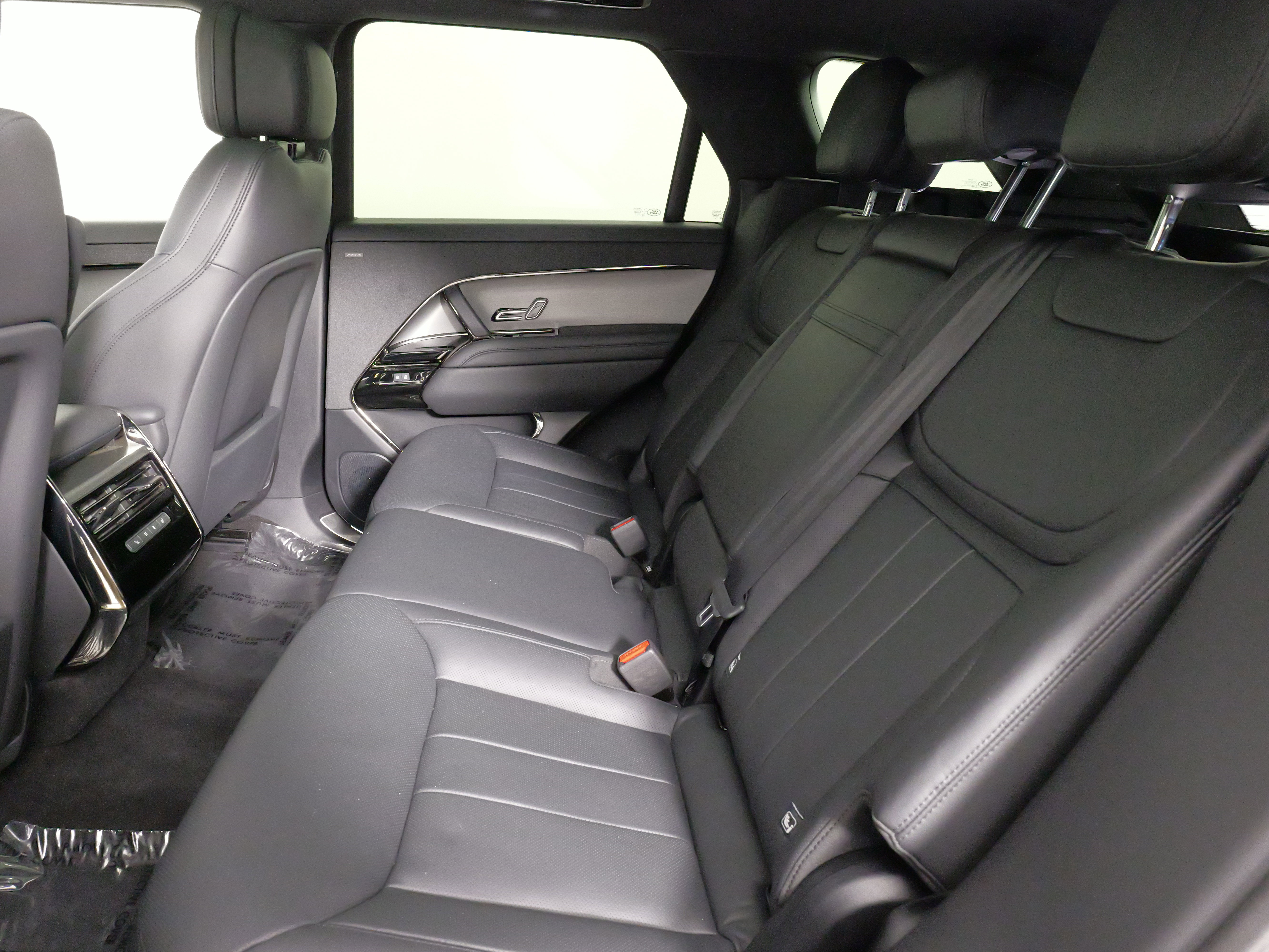 Used 2025 Land Rover Range Rover Sport SE image 35