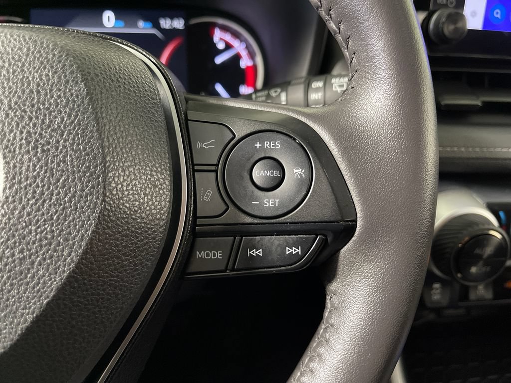 Certified 2025 Toyota RAV4 XLE w/ Convenience Package FWD image 27