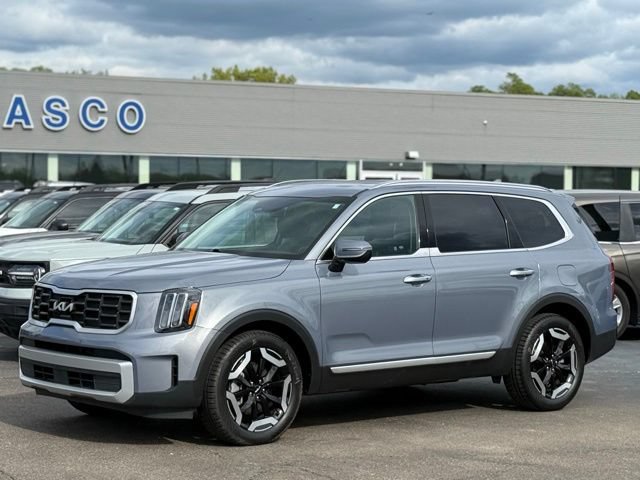 Used 2025 Kia Telluride S FWD image 31