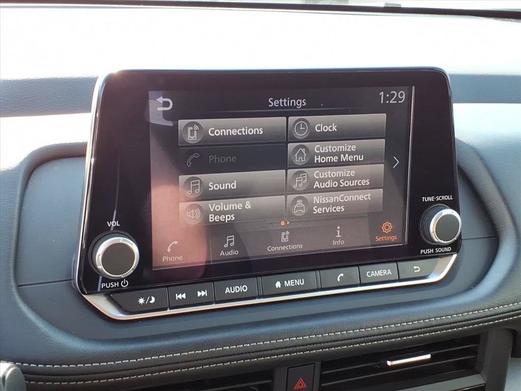 Used 2025 Nissan Rogue SV FWD image 28