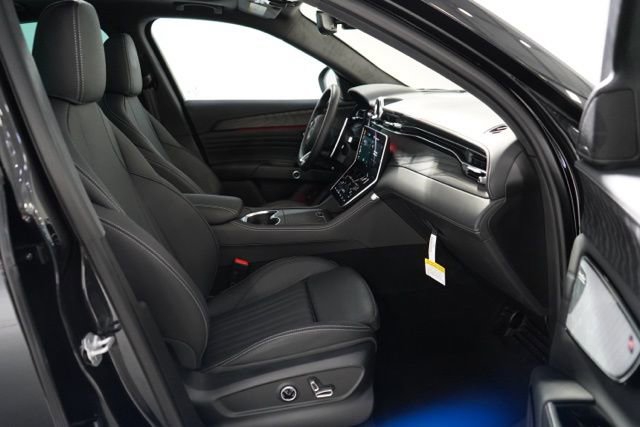 Used 2025 Maserati Grecale GT AWD/4WD image 35