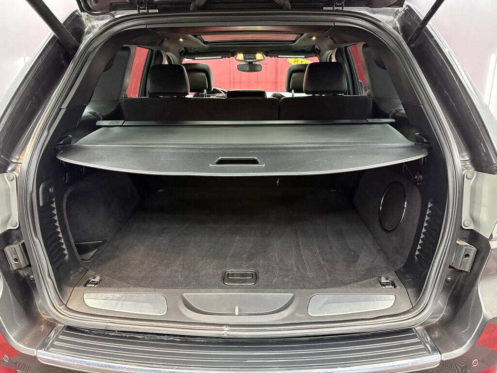 Used 2018 Jeep Grand Cherokee Limited w/ Luxury Group II image 30