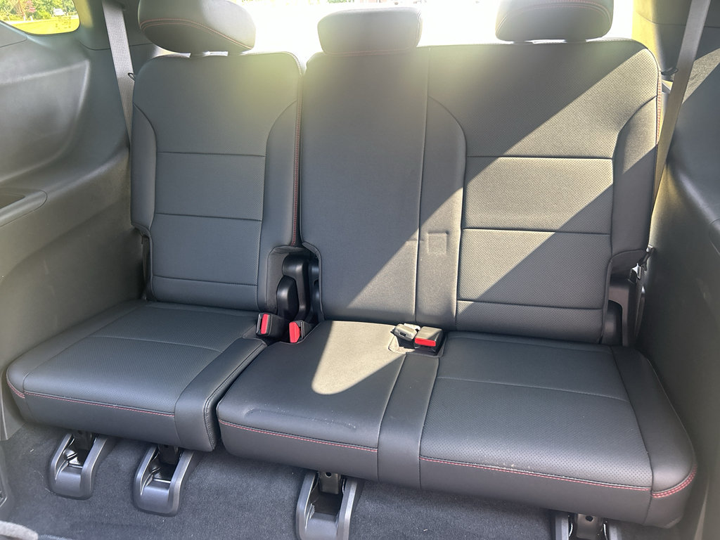 Used 2026 Chevrolet Traverse RS FWD image 14