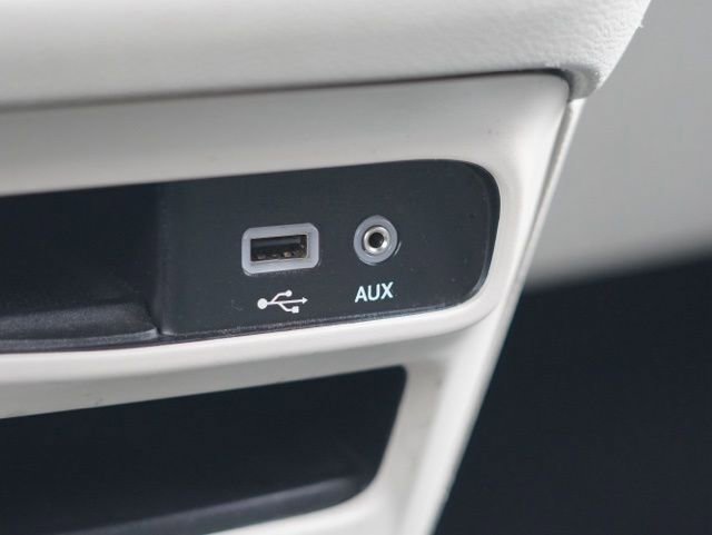 Used 2020 Chrysler Pacifica Touring-L image 26