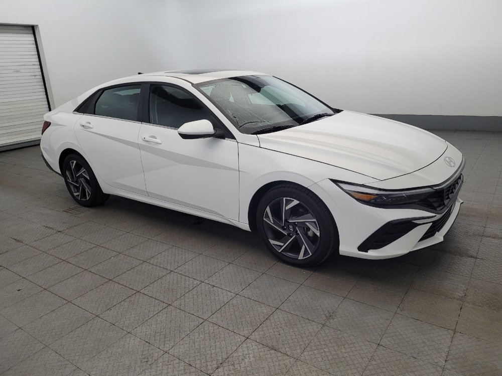 Used 2025 Hyundai Elantra SEL FWD image 11