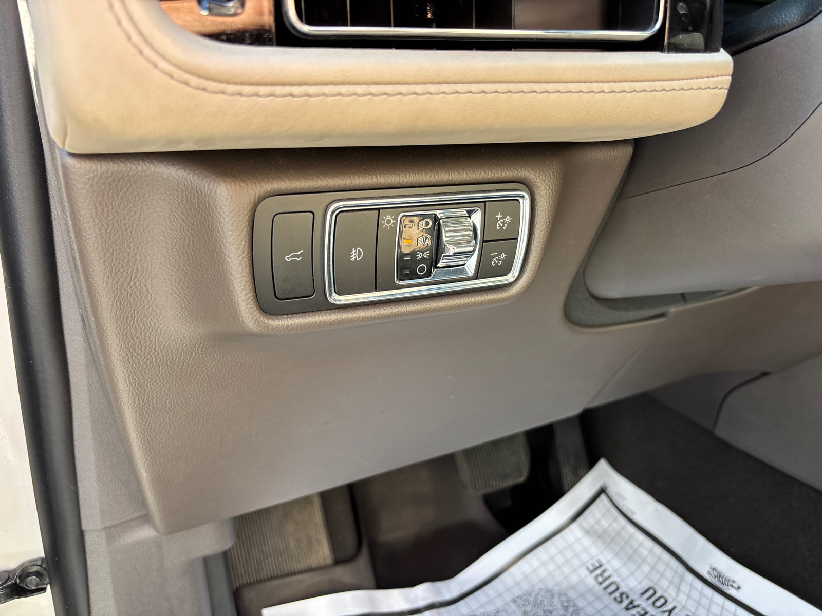 Certified 2020 Lincoln Aviator Reserve w/ Equipment Group 202A AWD/4WD image 14