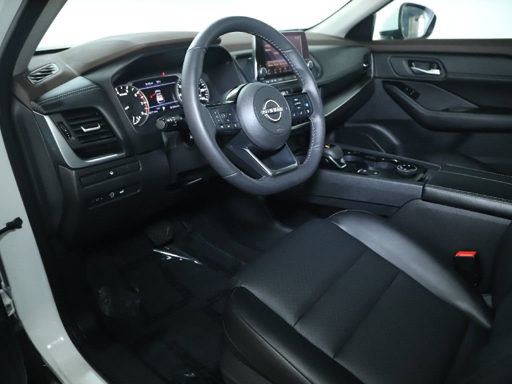 Certified 2023 Nissan Rogue SV w/ SV Premium B Package AWD/4WD image 18