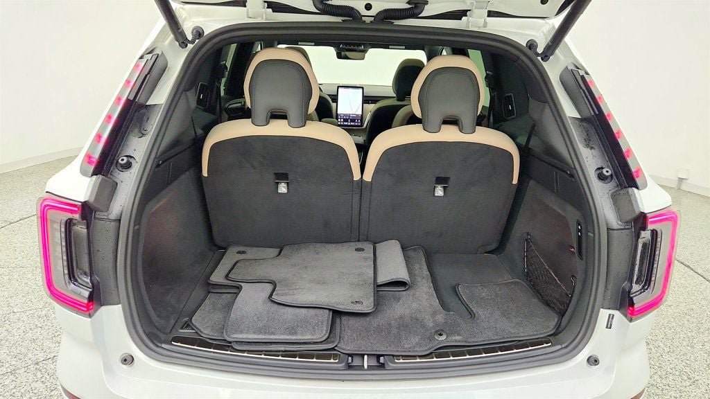 Used 2025 Volvo EX90 Plus AWD/4WD image 22