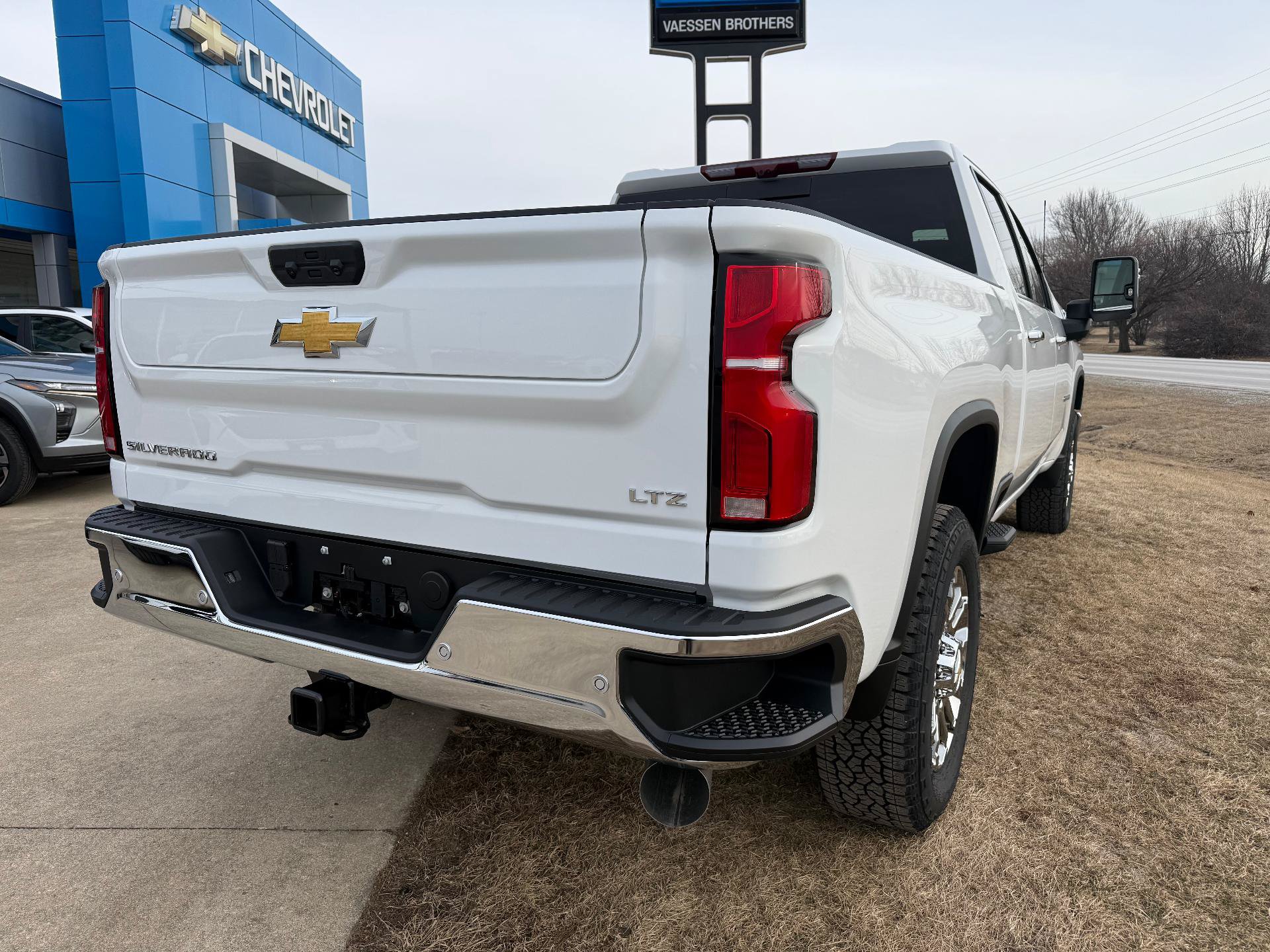 New 2026 Chevrolet Silverado 2500 LTZ w/ LTZ Premium Package AWD/4WD image 7