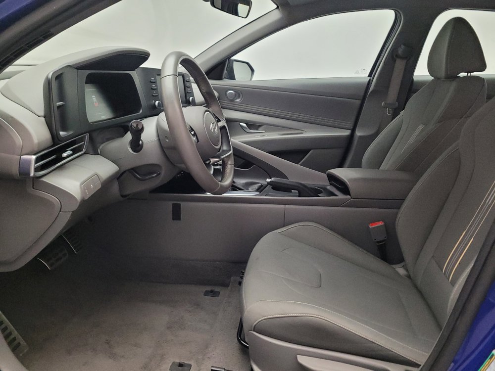 Used 2025 Hyundai Elantra Sport FWD image 17