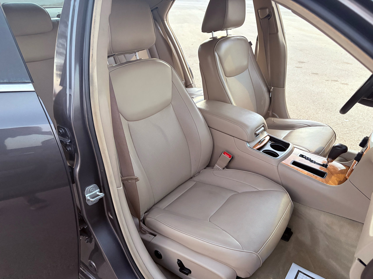 Used 2013 Chrysler 300 C image 16