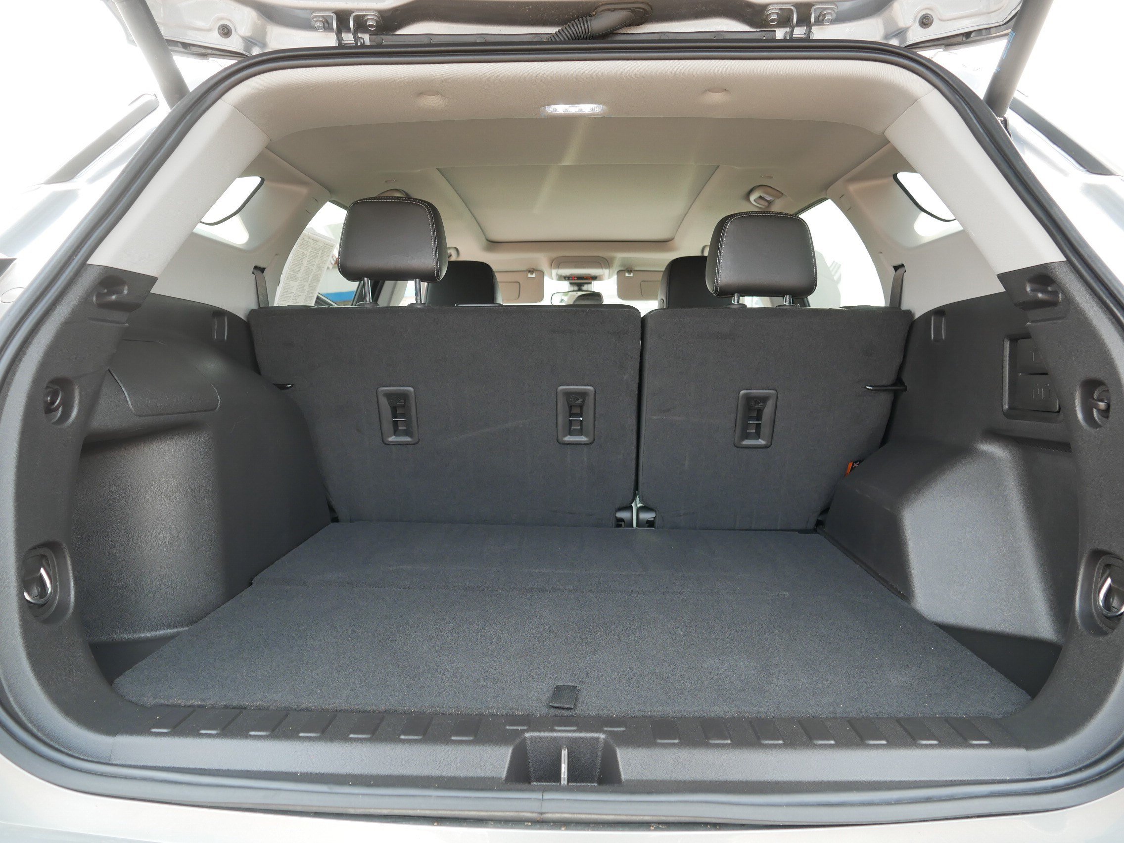 Used 2024 GMC Terrain SLT w/ Elevation Edition AWD/4WD image 18