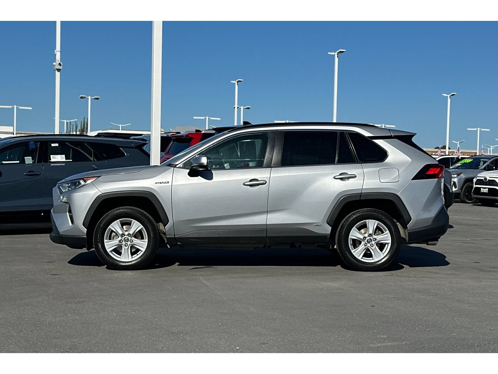Used 2020 Toyota RAV4 XLE w/ Convenience Package AWD/4WD image 7