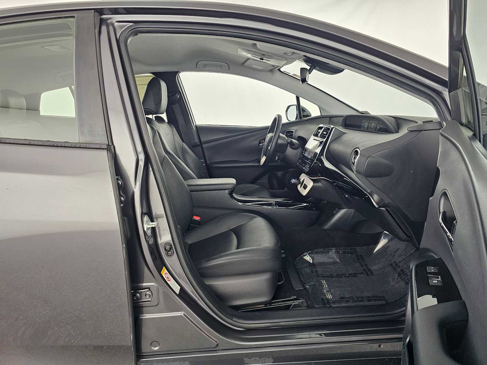 Used 2017 Toyota Prius Four image 10