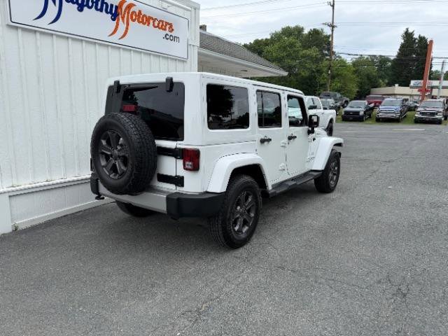 Used 2016 Jeep Wrangler Unlimited Sahara w/ Connectivity Group AWD/4WD image 3