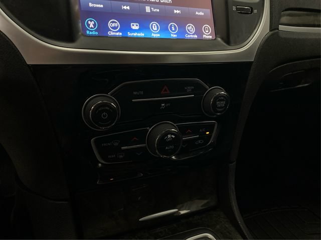 Used 2017 Chrysler 300 C AWD/4WD image 33