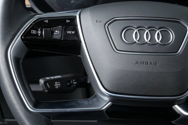 Used 2024 Audi Q8 e-tron Premium Plus image 11