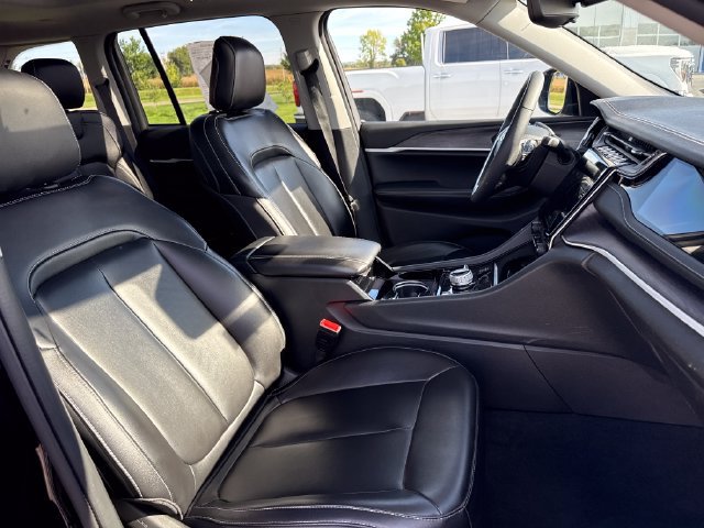 Used 2023 Jeep Grand Cherokee 4WD 4xe image 13