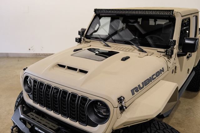Used 2025 Jeep Gladiator Rubicon w/ Safety Group AWD/4WD image 26