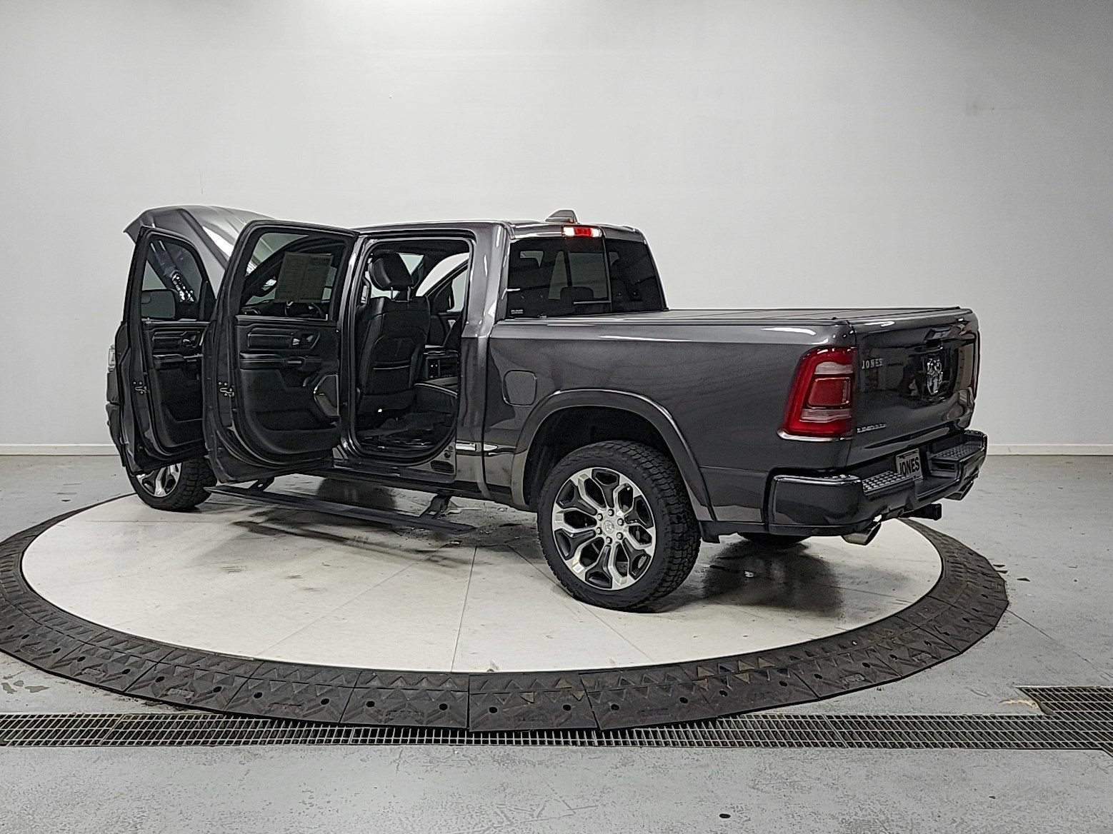Used 2020 RAM 1500 Limited RWD image 14