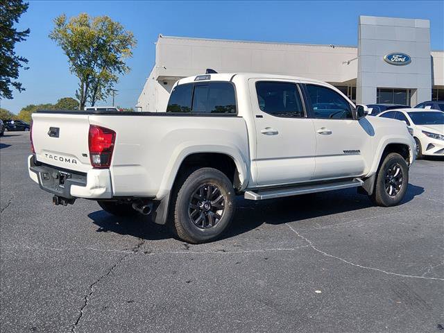 Used 2022 Toyota Tacoma SR5 w/ Technology Package RWD image 4
