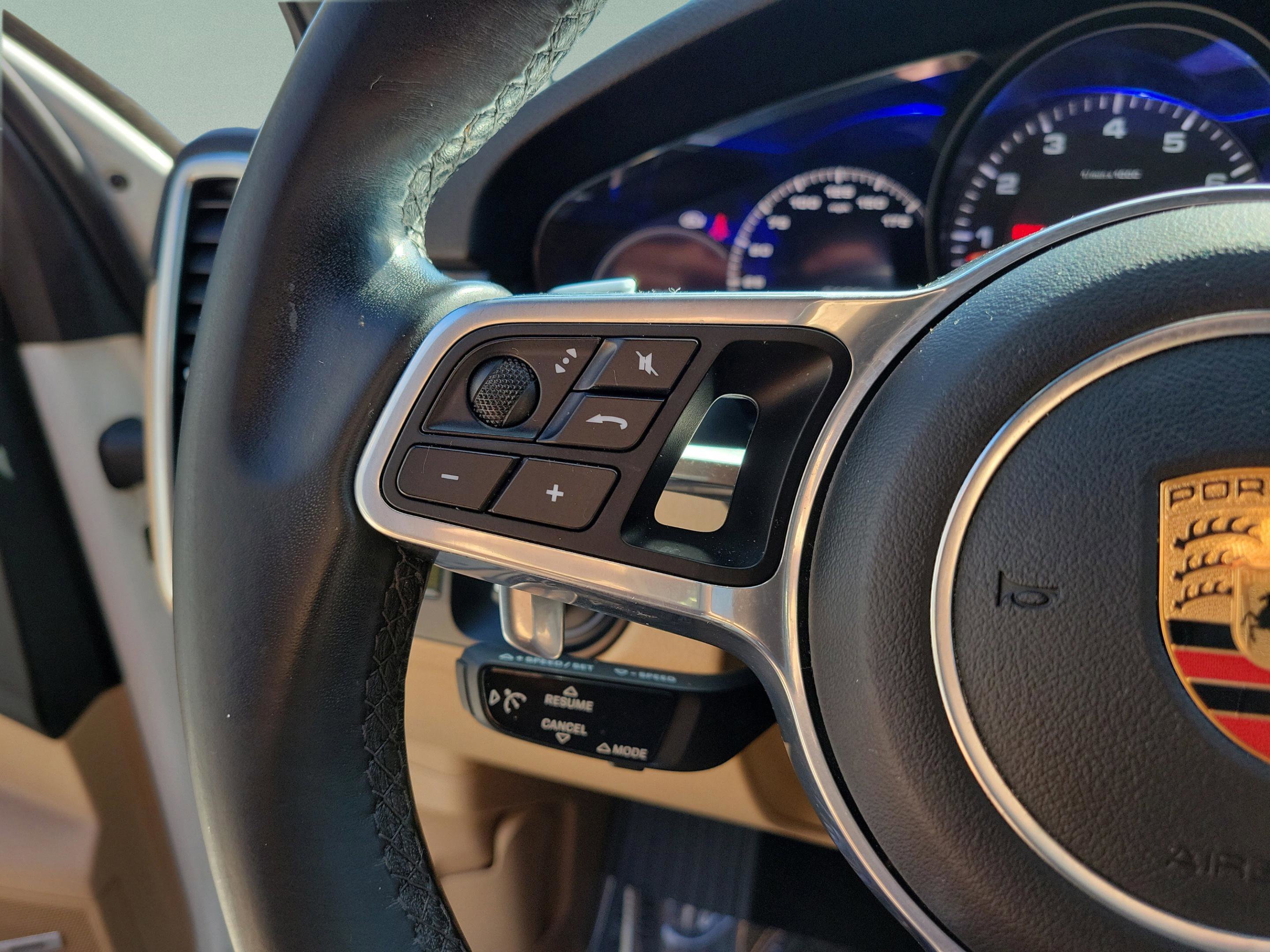 Used 2019 Porsche Cayenne Base image 11