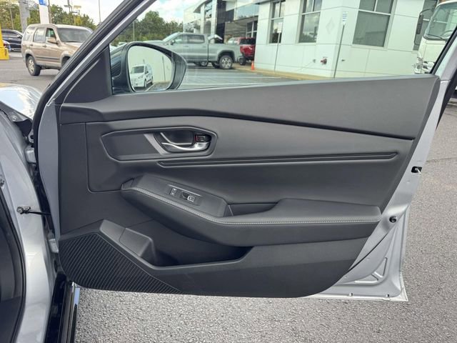 Used 2025 Honda Accord Sport image 6