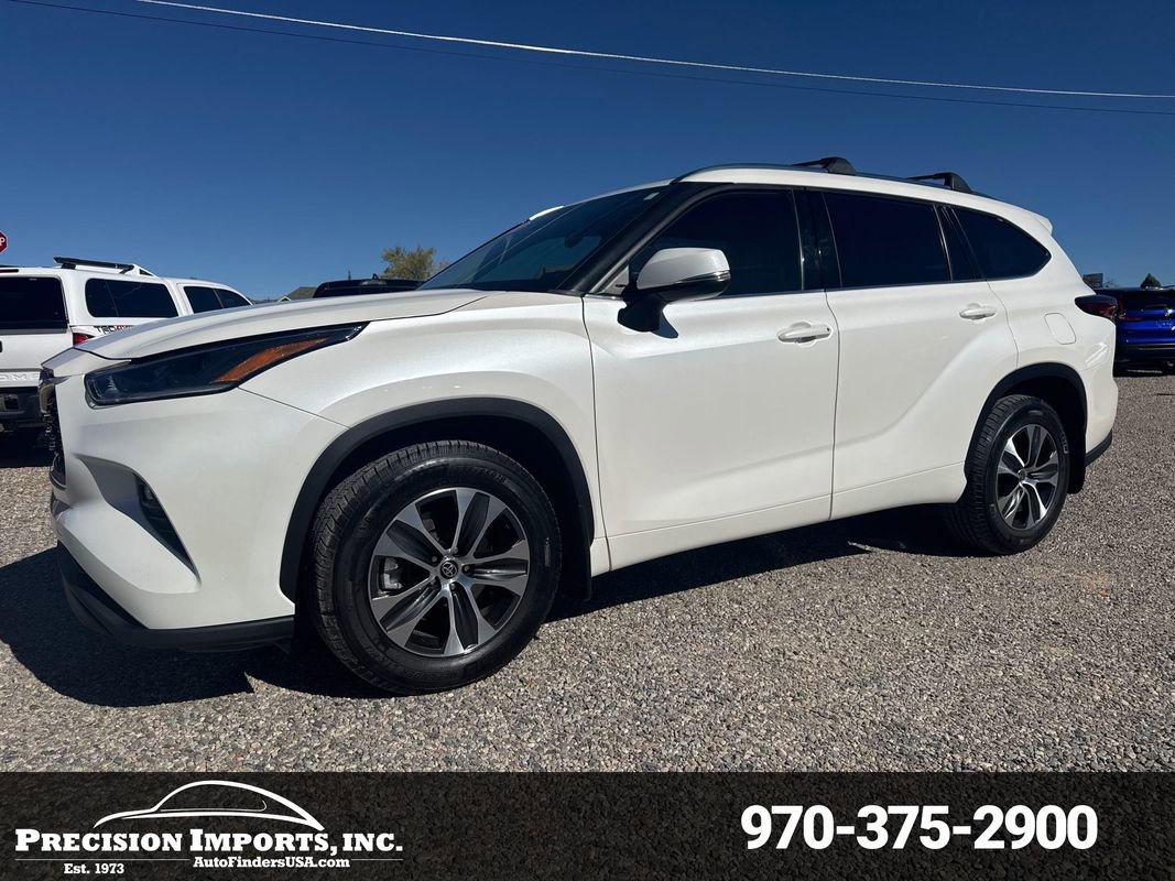 Used 2021 Toyota Highlander XLE image 2