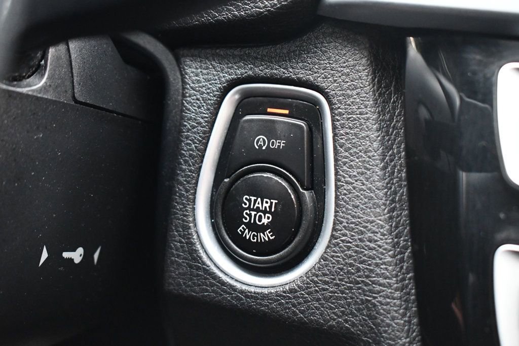 Used 2017 BMW 330i xDrive 330i xDrive image 35