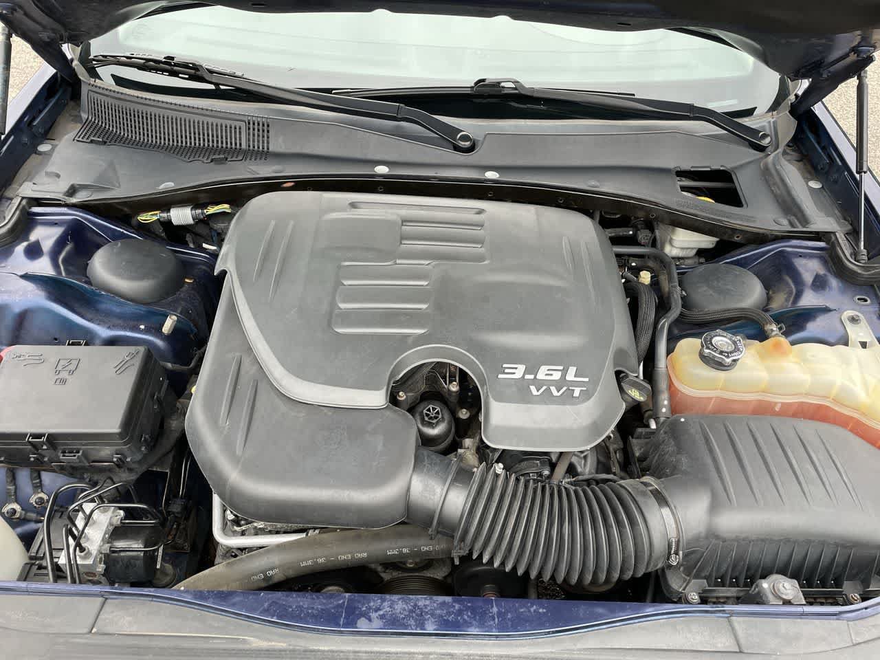 Used 2014 Chrysler 300 C AWD/4WD image 36