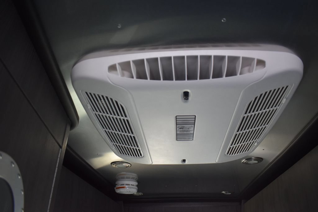 Used 2022 Mercedes-Benz Sprinter 3500 image 48