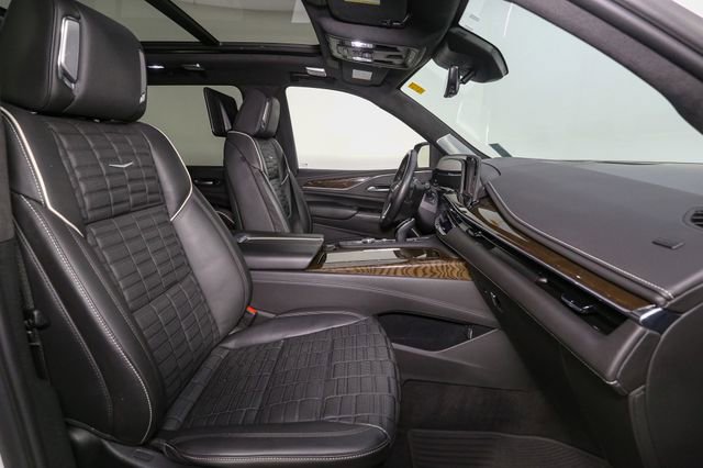 Used 2024 Cadillac Escalade ESV Sport Platinum w/ LPO, ONYX Package image 18