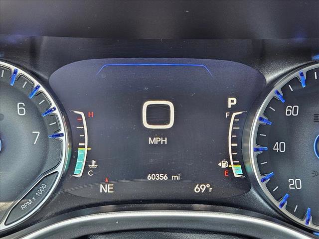 Used 2023 Chrysler Pacifica Touring-L image 15