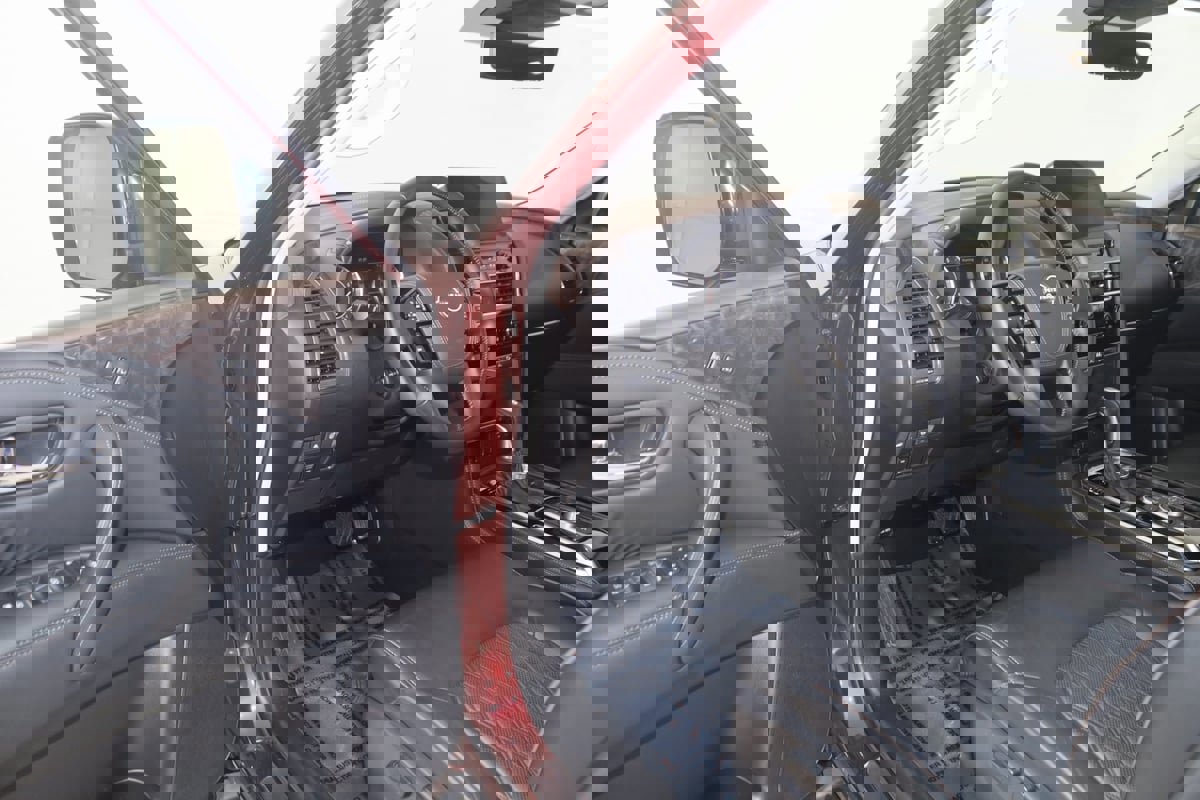 Used 2024 Nissan Armada Platinum w/ Captain's Chairs Package image 54